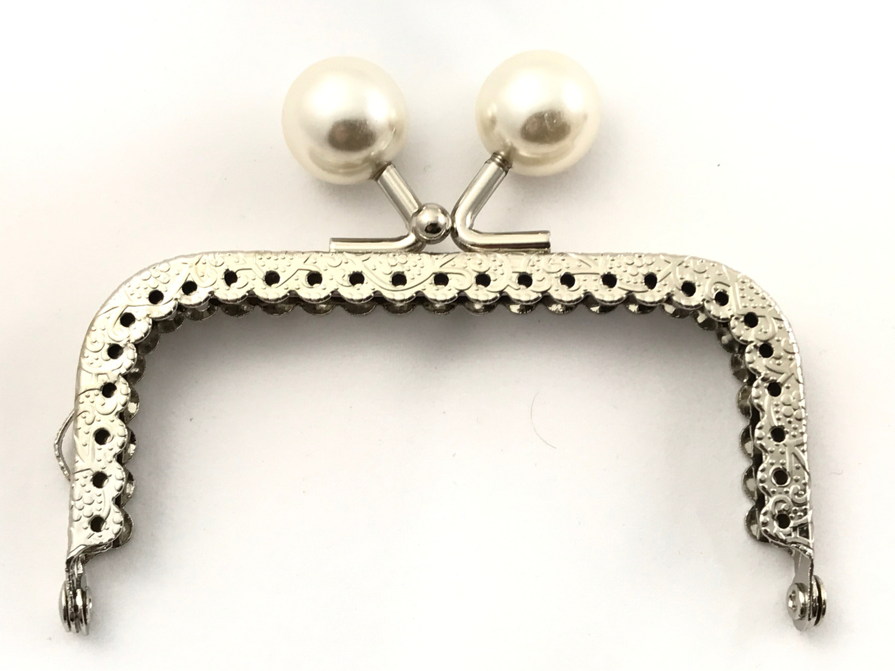 CLIK CLAK ARGENTO RETTANGOLARE  con PERLE Colorate da 8.5 cm cf.1 pz - BIANCO PERLA